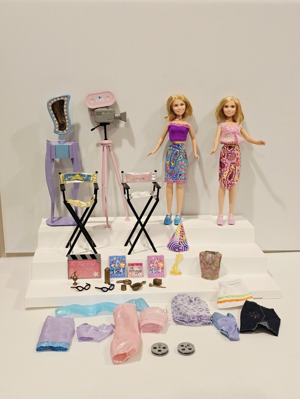 Vintage Mary Kate and Ashley Olsen Movie Magic Doll and Accessories Set 2001